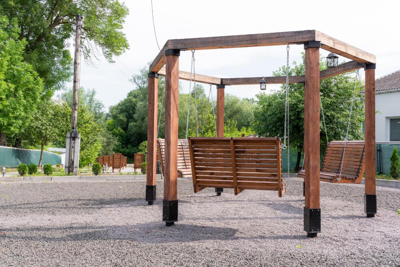 Rhombus Hotel Łuck Zewnętrze zdjęcie