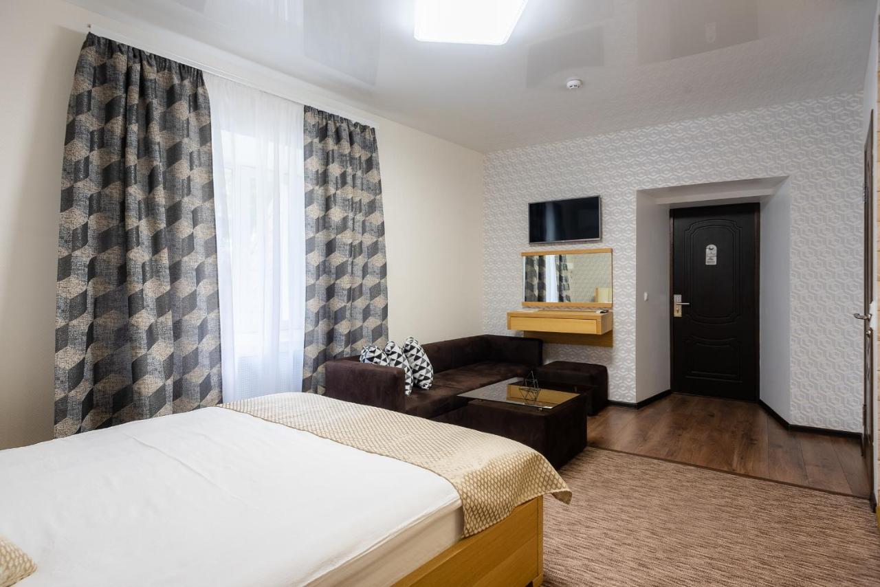 Rhombus Hotel Łuck Zewnętrze zdjęcie