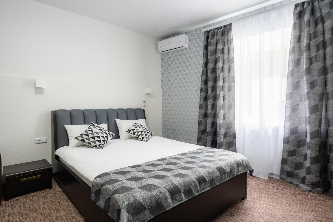 Rhombus Hotel Łuck Zewnętrze zdjęcie