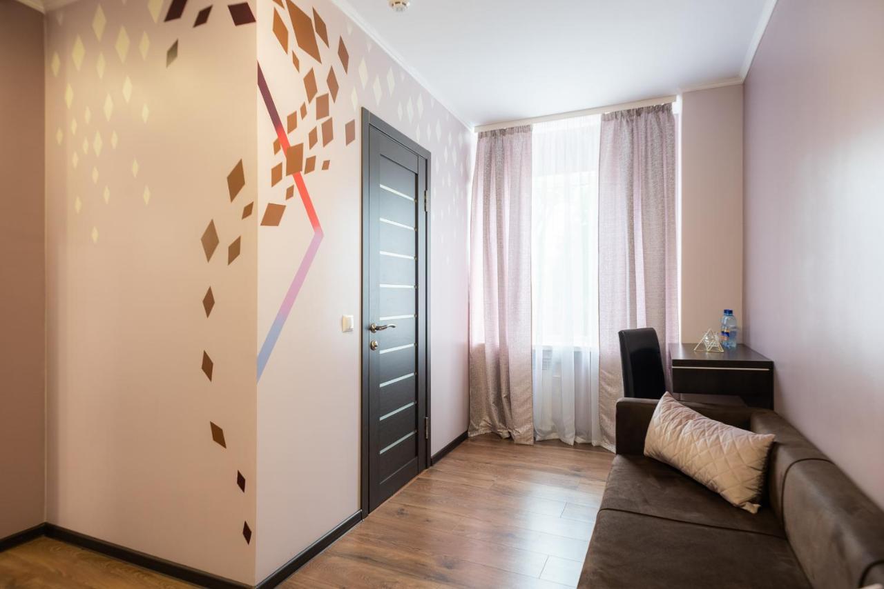 Rhombus Hotel Łuck Zewnętrze zdjęcie