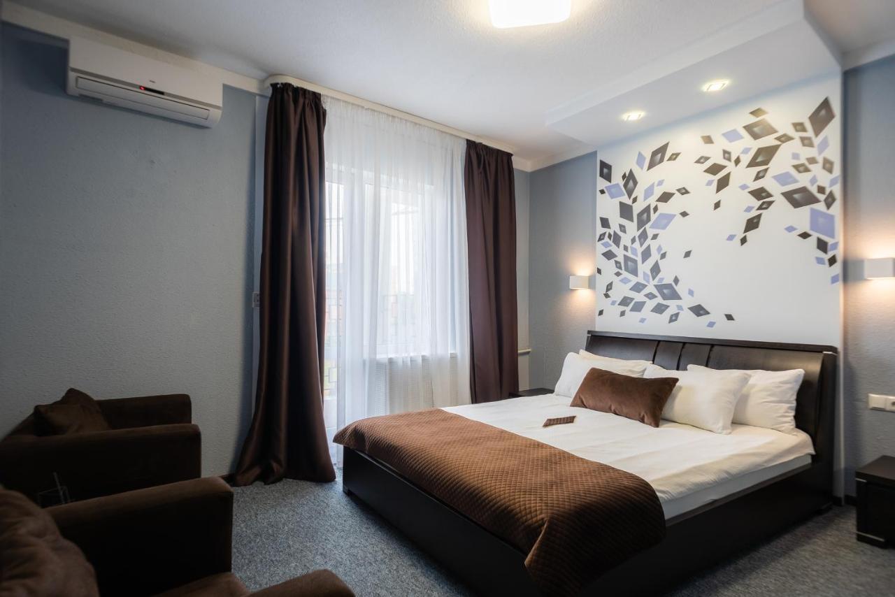 Rhombus Hotel Łuck Zewnętrze zdjęcie