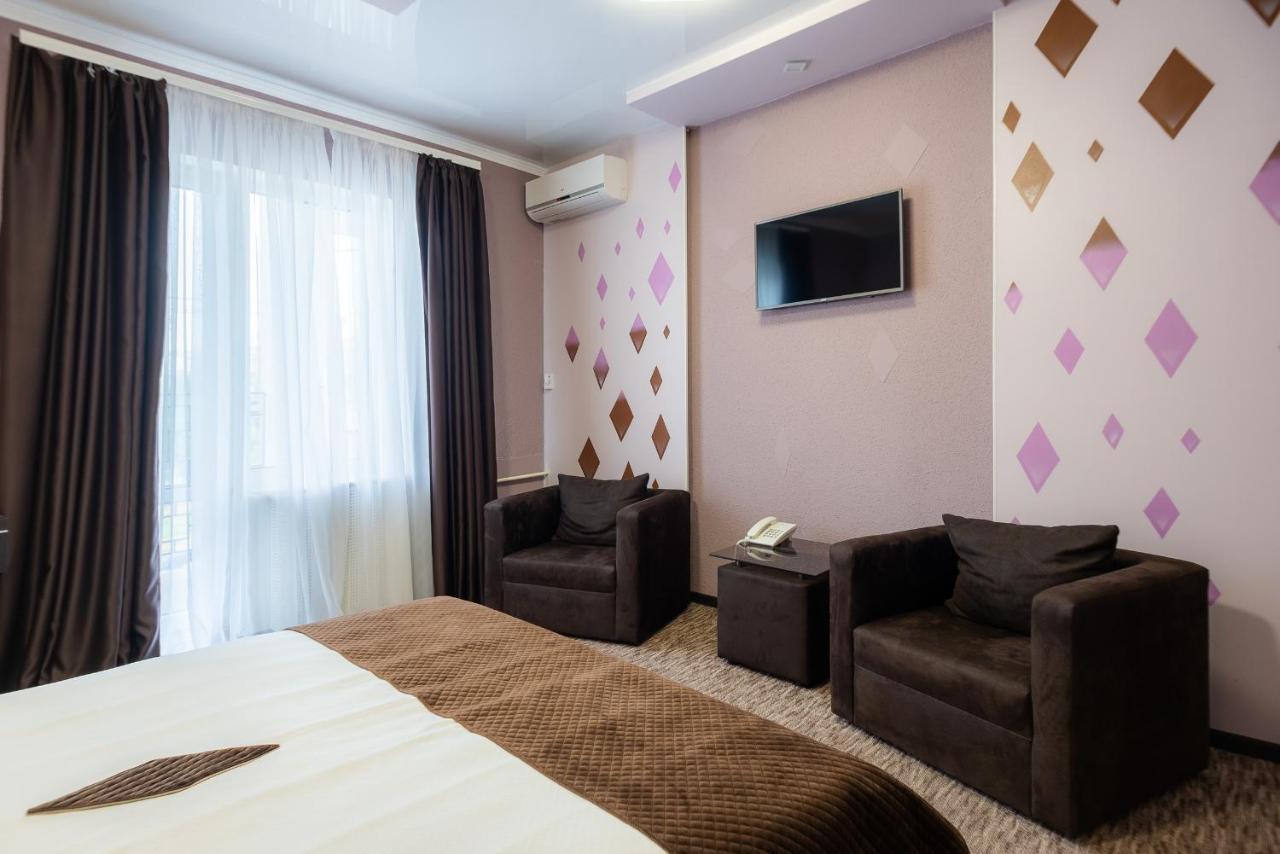 Rhombus Hotel Łuck Zewnętrze zdjęcie