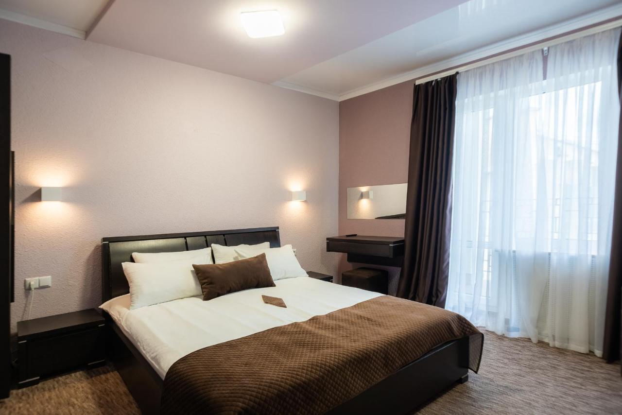 Rhombus Hotel Łuck Zewnętrze zdjęcie