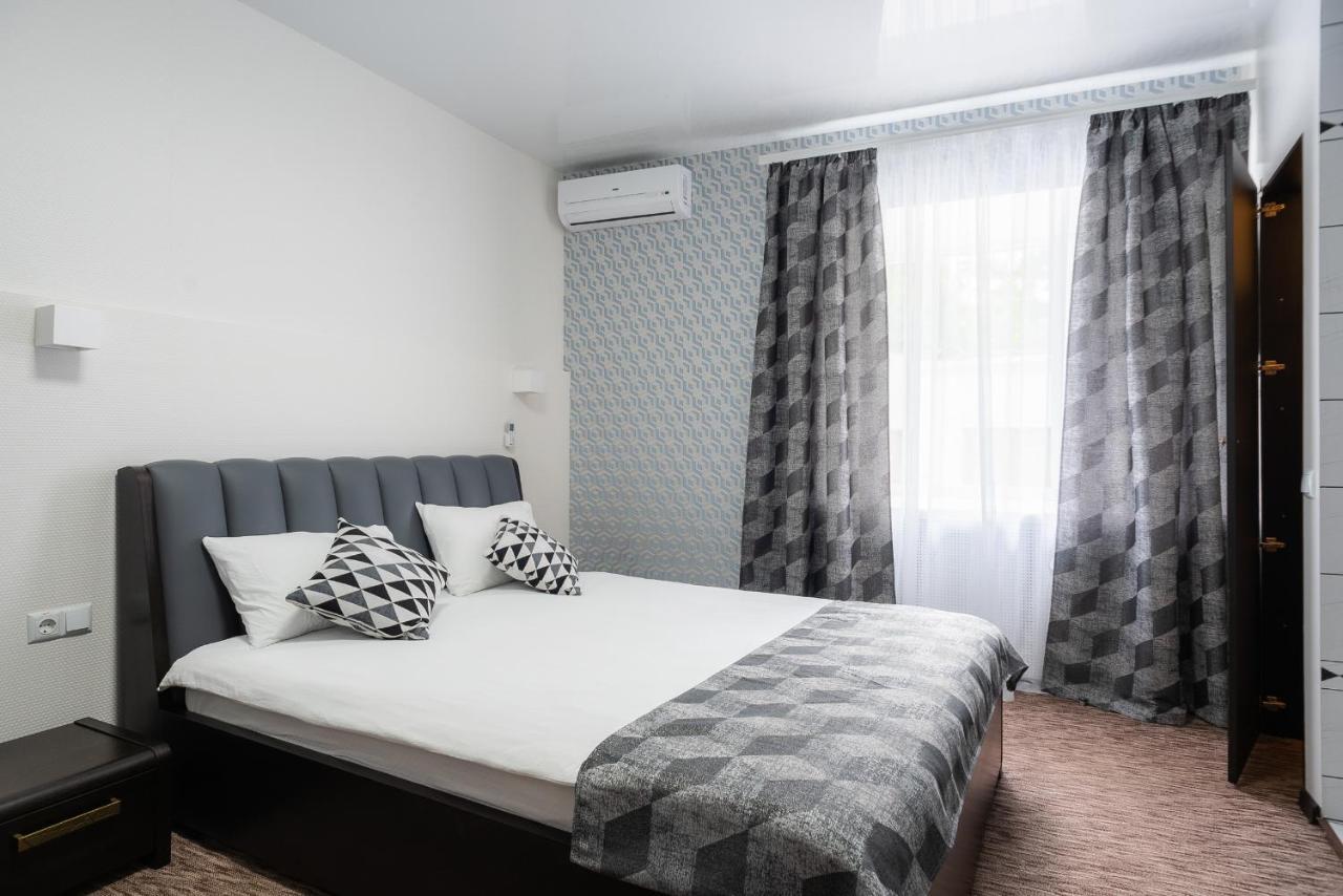 Rhombus Hotel Łuck Zewnętrze zdjęcie