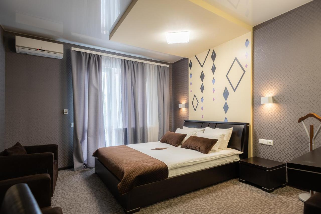 Rhombus Hotel Łuck Zewnętrze zdjęcie