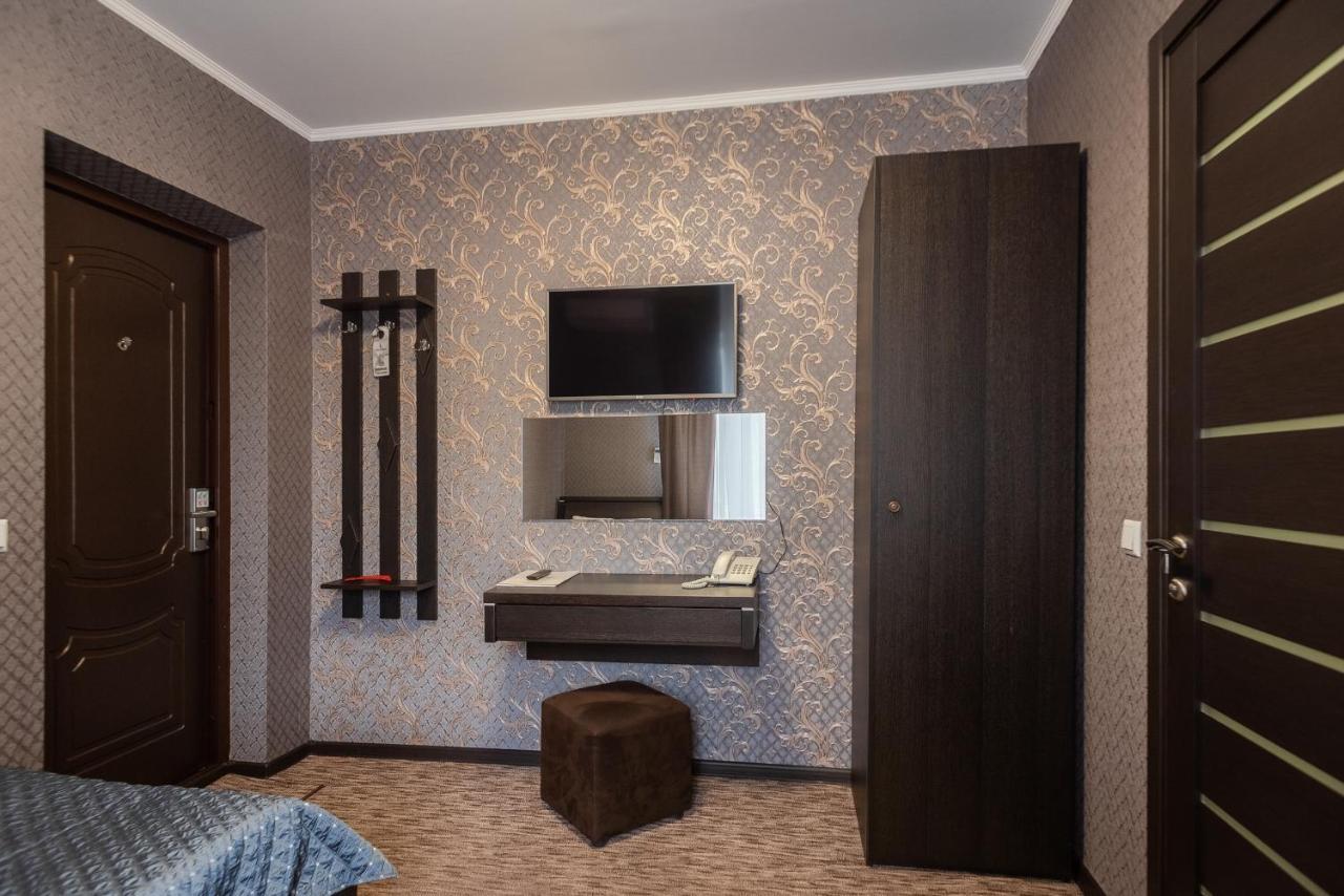 Rhombus Hotel Łuck Zewnętrze zdjęcie