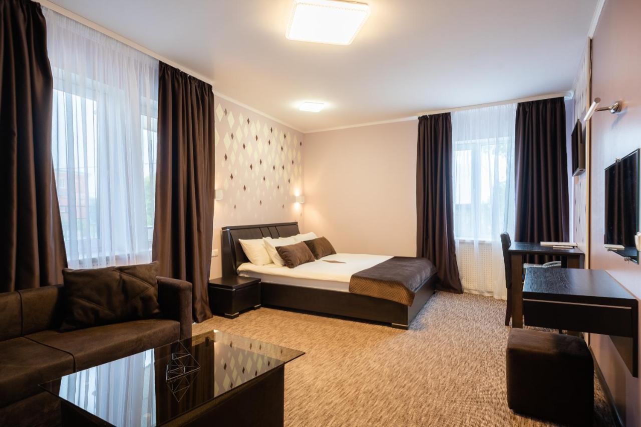 Rhombus Hotel Łuck Zewnętrze zdjęcie
