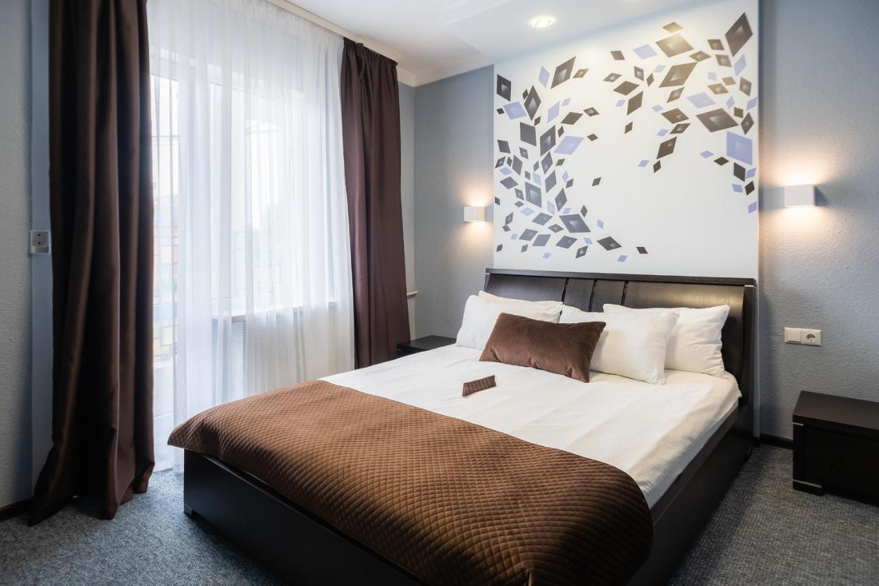 Rhombus Hotel Łuck Zewnętrze zdjęcie