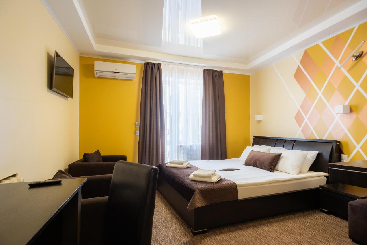 Rhombus Hotel Łuck Zewnętrze zdjęcie