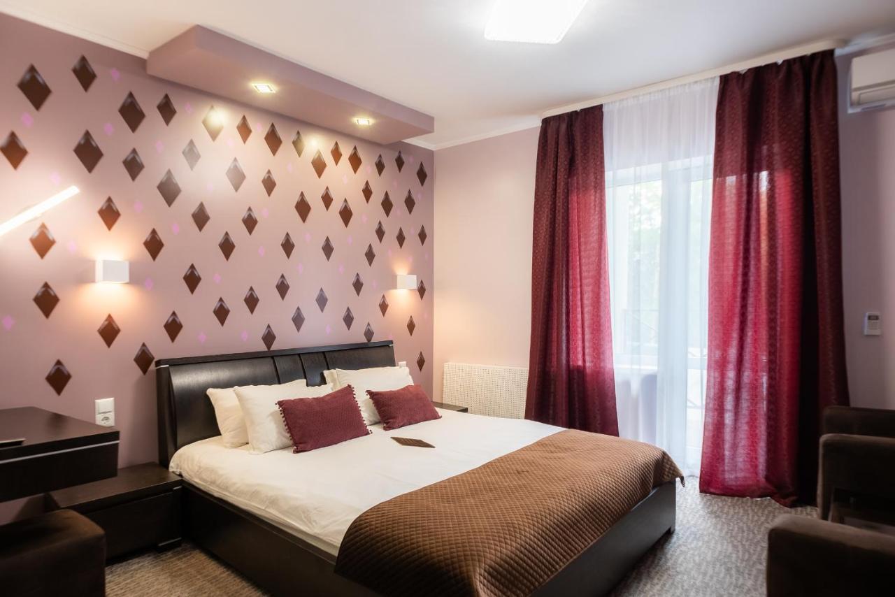 Rhombus Hotel Łuck Zewnętrze zdjęcie