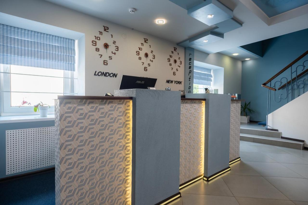 Rhombus Hotel Łuck Zewnętrze zdjęcie